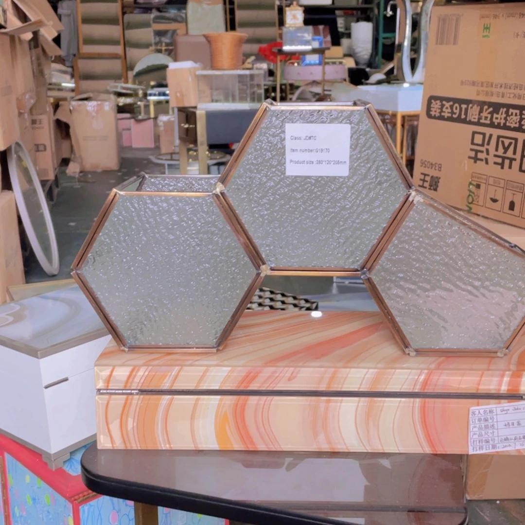 陶瓷花瓶，部分微瑕