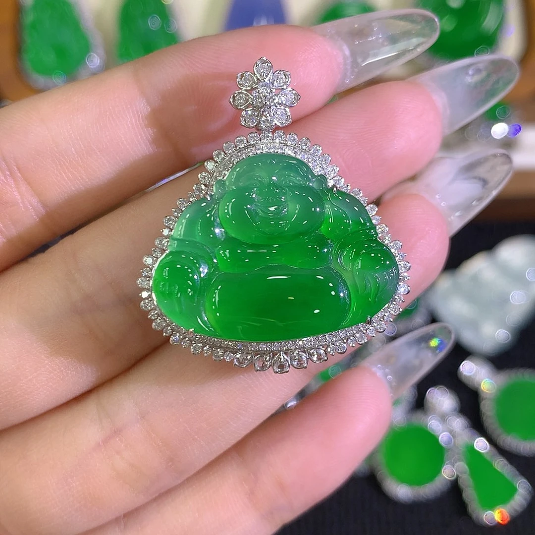 翡翠18K金镶嵌颈饰8888888