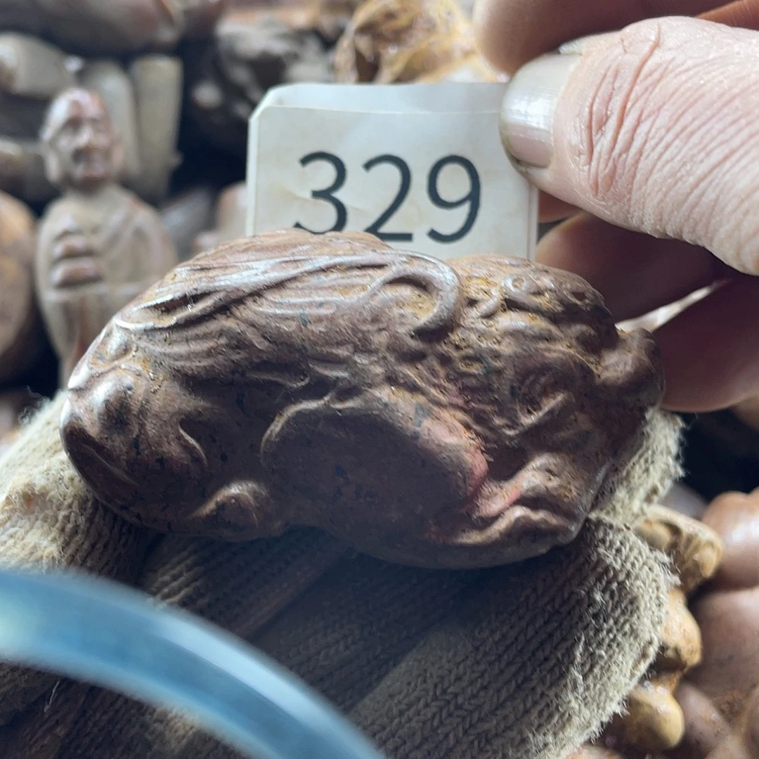 和田玉（糖玉）未镶嵌挂件