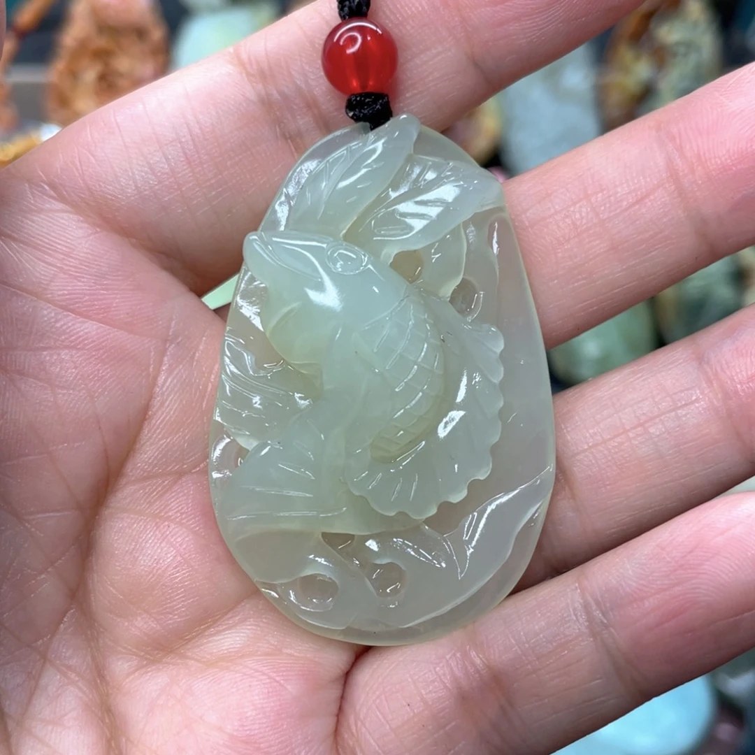 蛇纹石玉颈饰未镶嵌