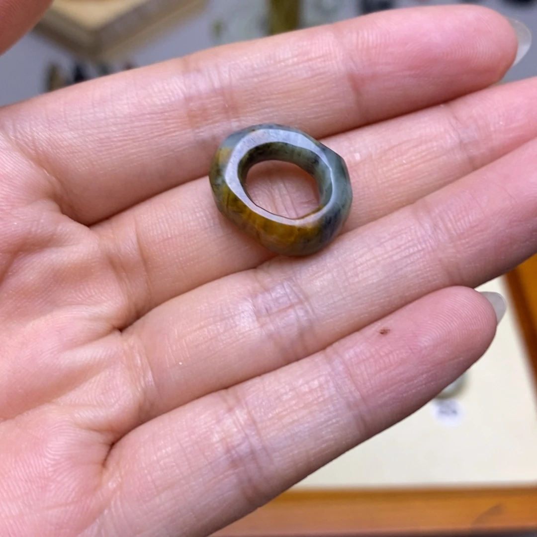 蛇纹石玉未镶嵌配饰青**棉