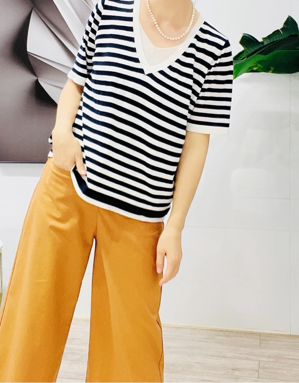 春夏露肩条纹上衣