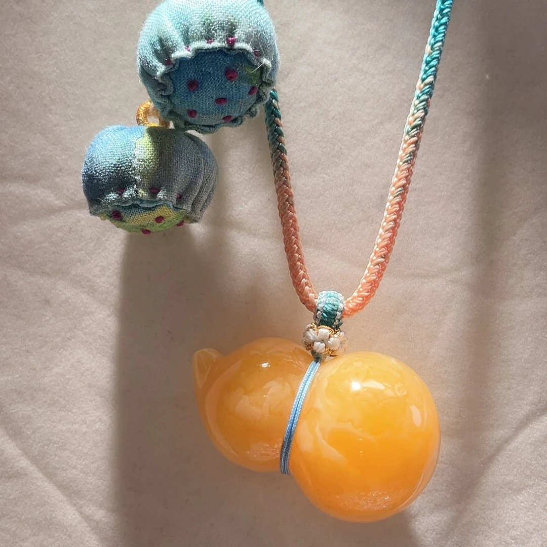 未镶嵌颈饰琥珀大气款