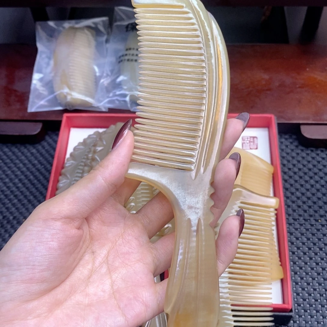 纯手工制作纯牛角梳子
