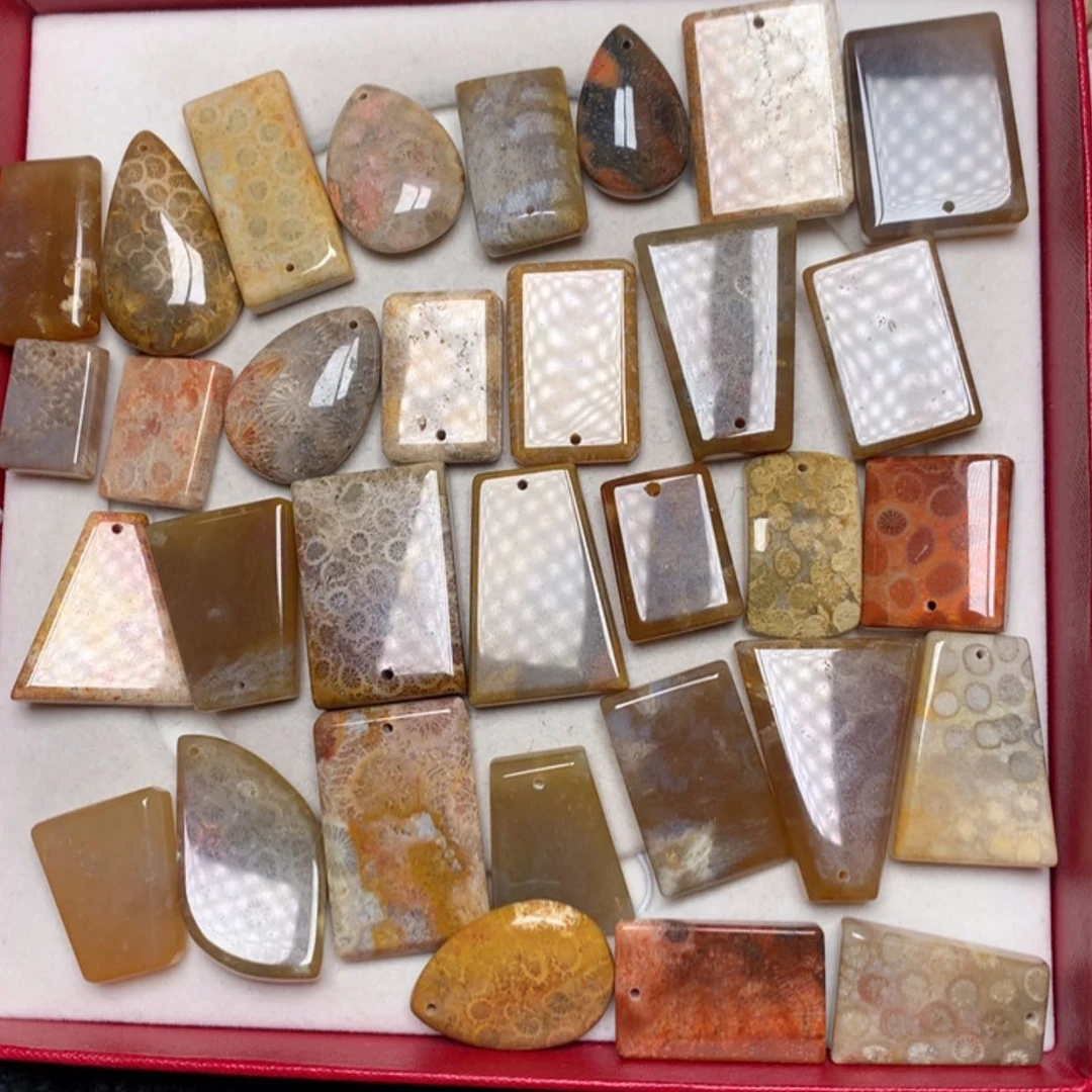 【闪购商品】硅化玉颈饰未镶嵌念***?