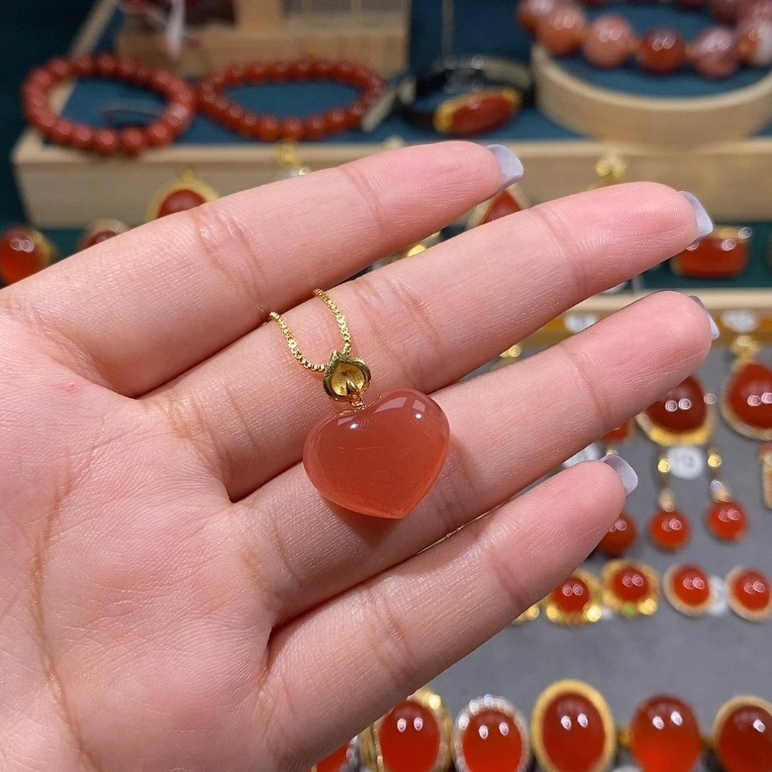 南红玛瑙18K金镶嵌颈饰