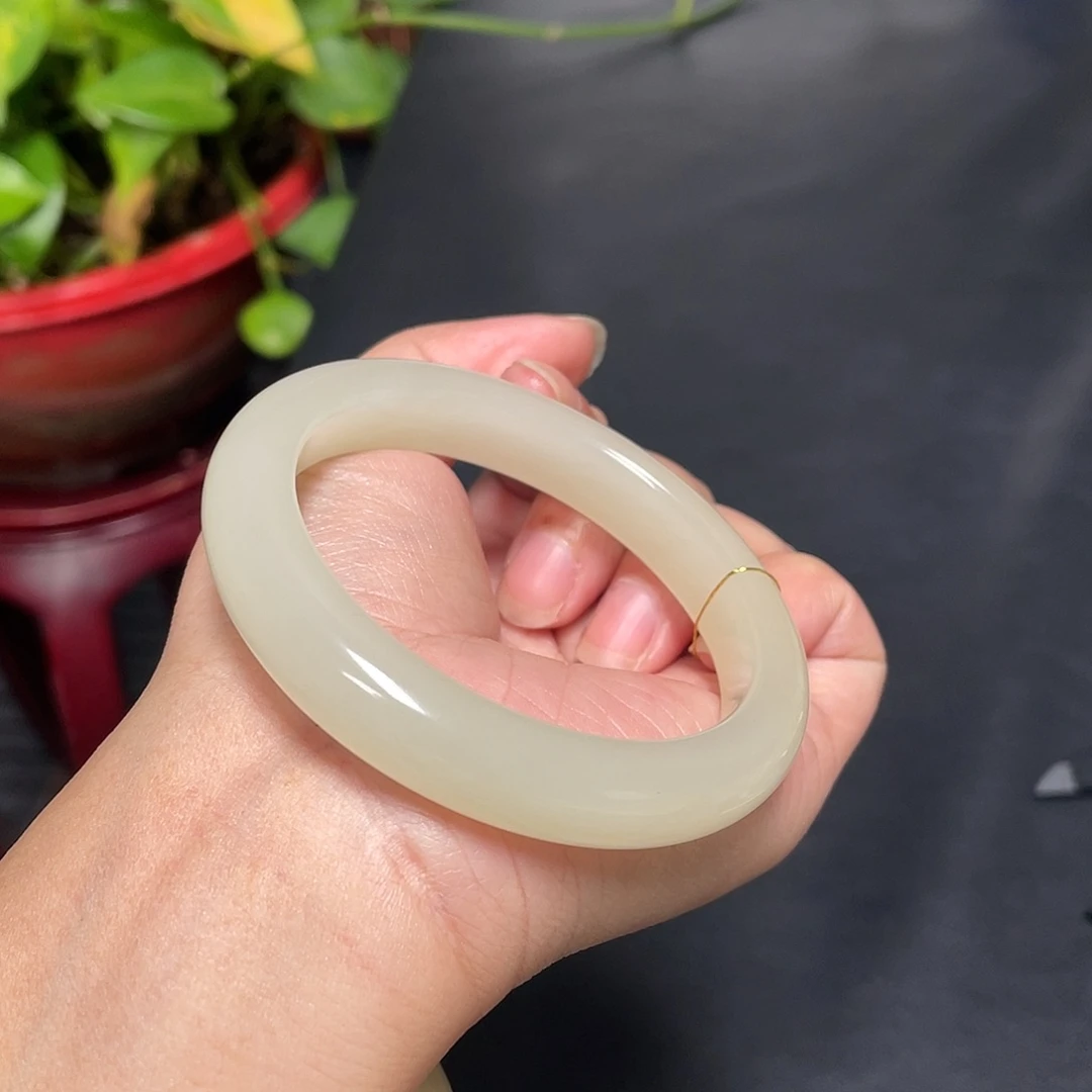 和田玉未镶嵌手镯56