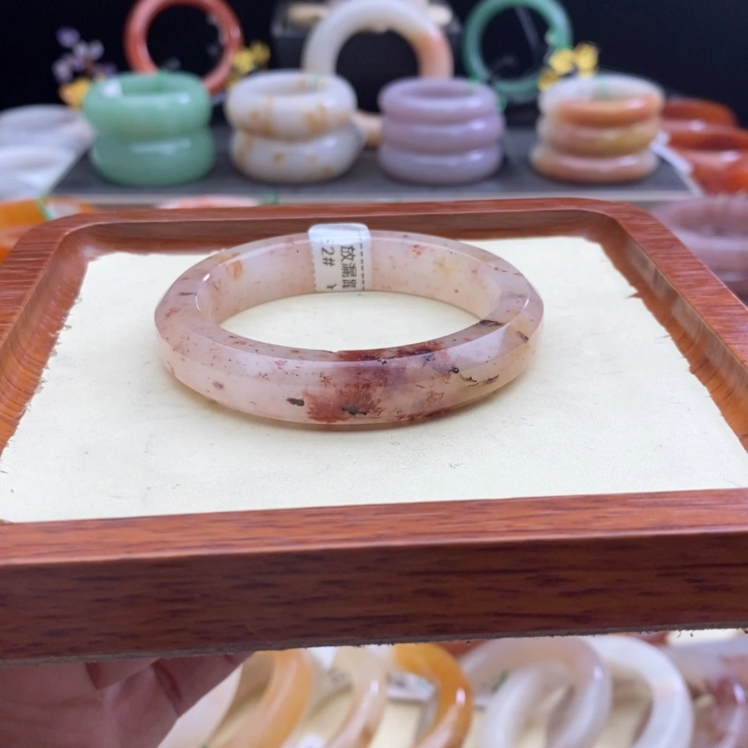 石英质玉手镯未镶嵌