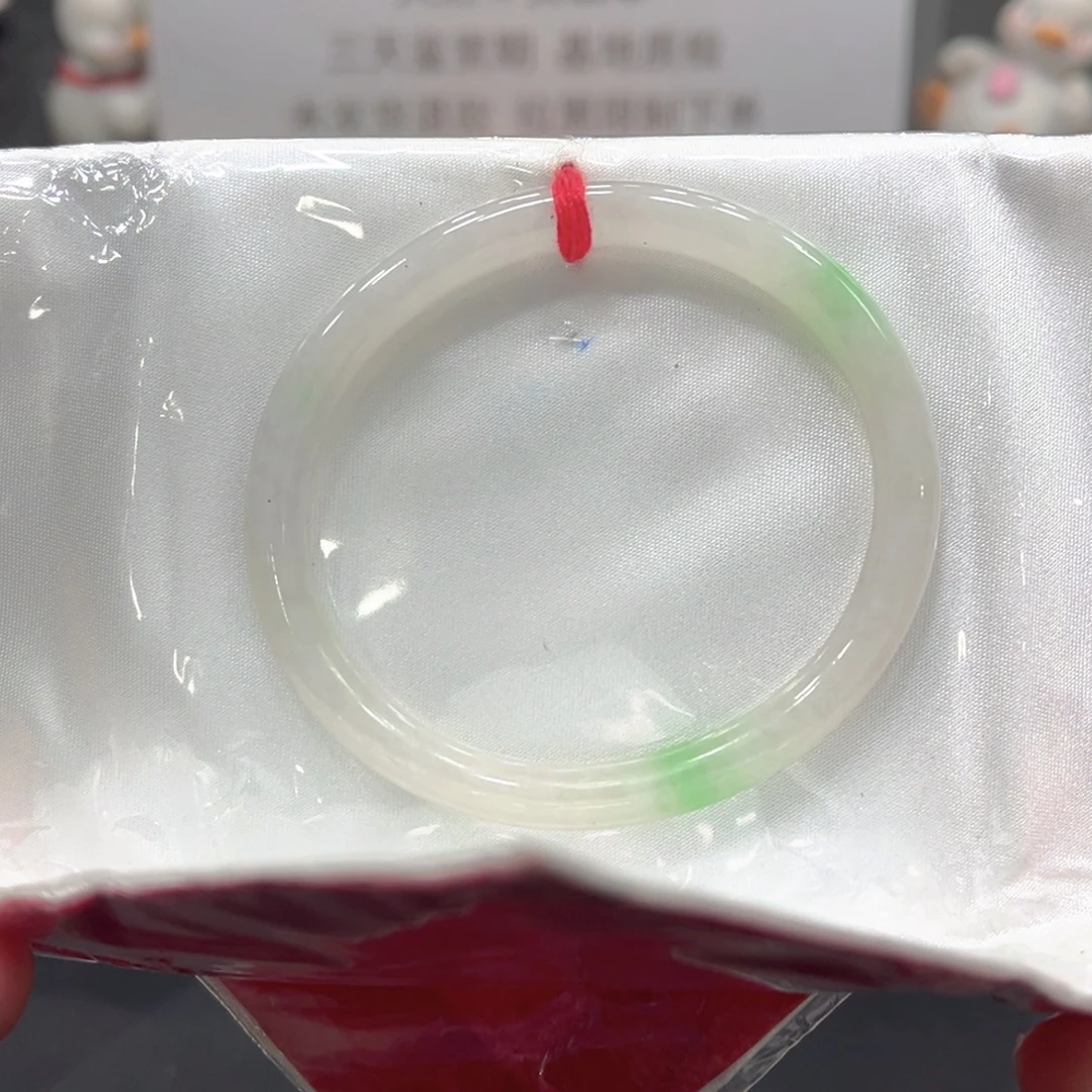 翡翠未镶嵌手镯54贵妃