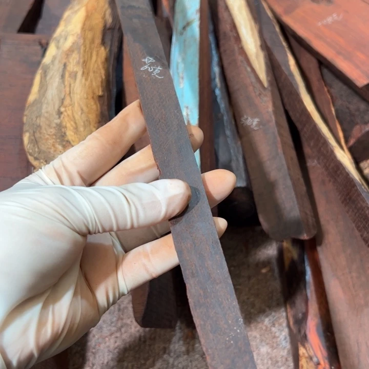 檀香紫檀（小叶紫檀）神***人边角料