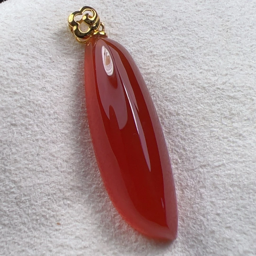 南红玛瑙吊坠18K金镶嵌