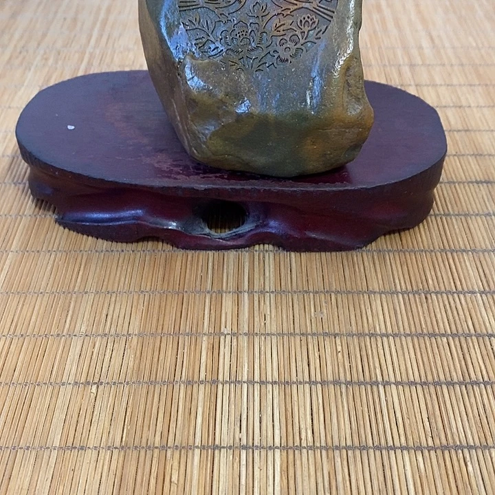 叶***原石雕刻工艺品手把摆件