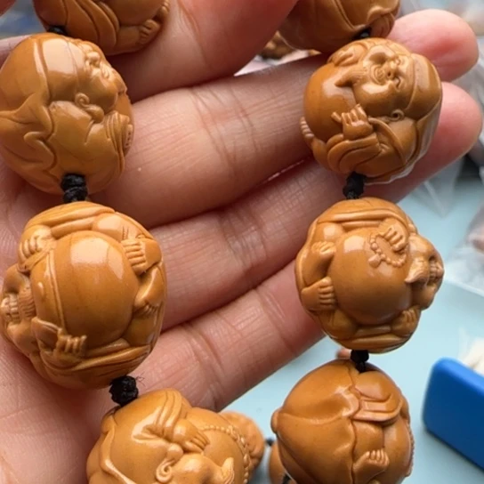 橄榄核手串雕刻工艺