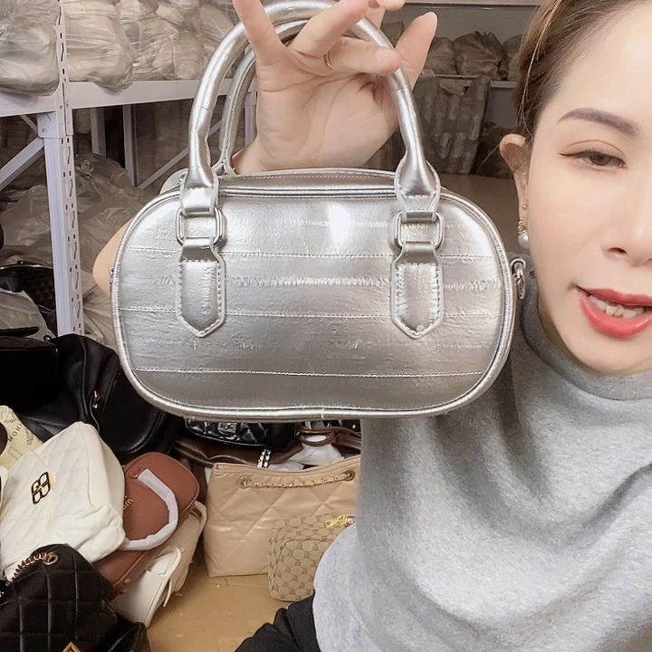 蚕丝小牛剖层皮革PU