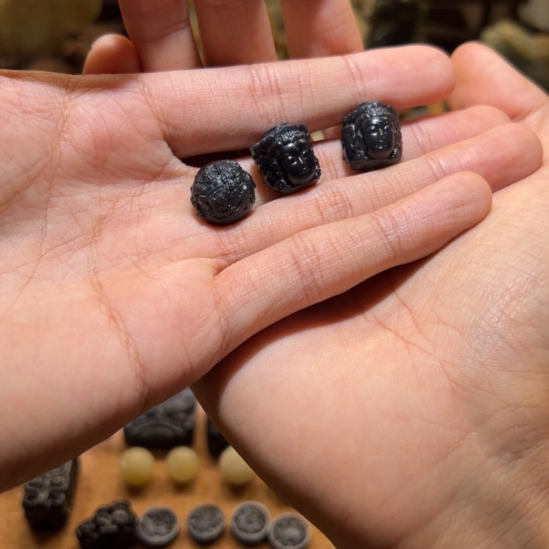 ๑***ʔ和田玉未镶嵌挂件