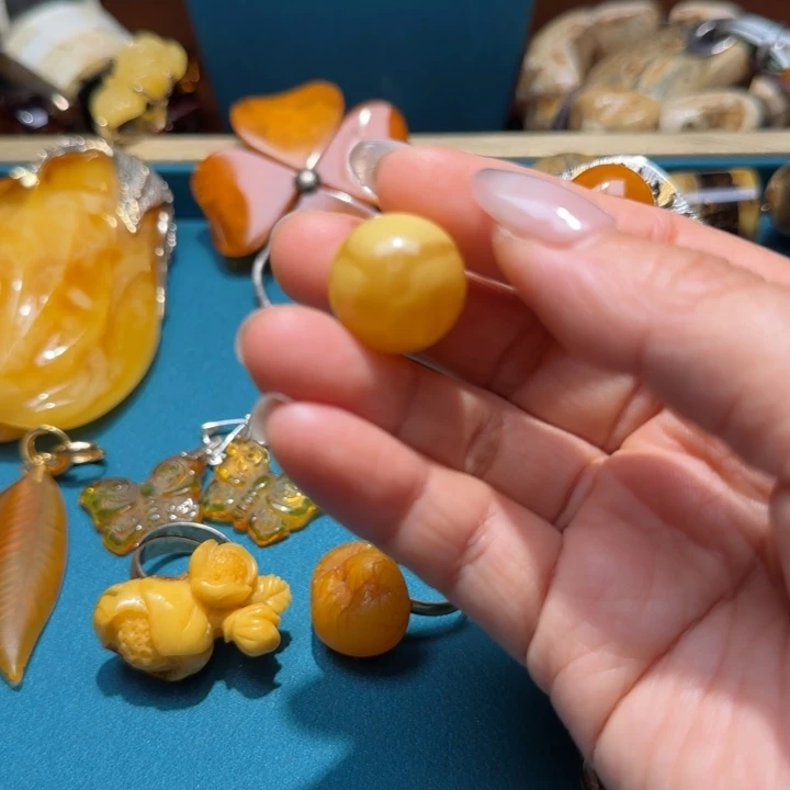 灰***。琥珀未镶嵌手链波兰设计款琥珀蜜蜡