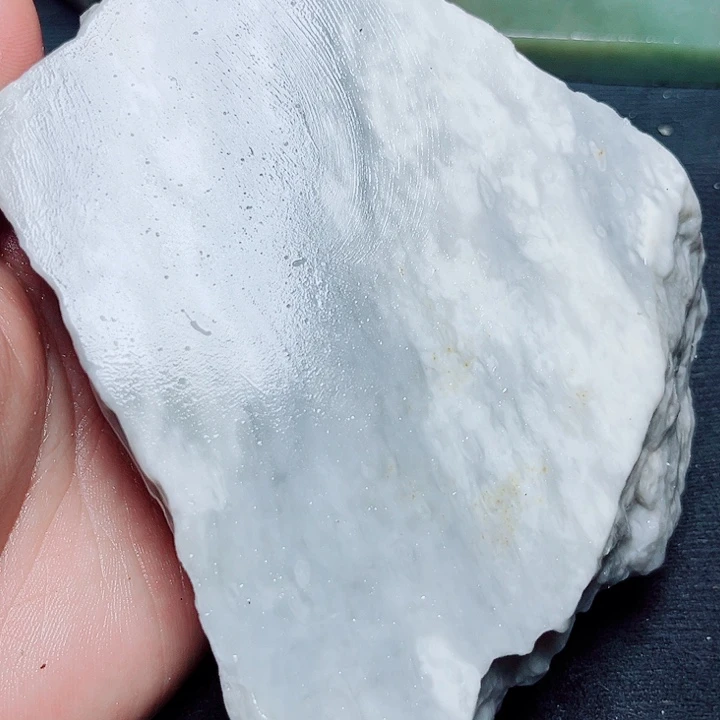 和田玉（糖玉）未镶嵌珠宝奇石