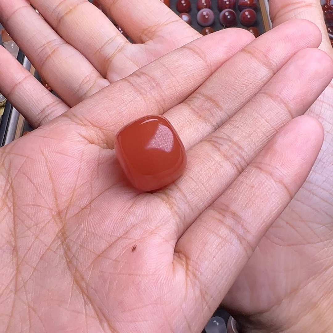 沧***笑南红玛瑙未镶嵌珠宝奇石福利价