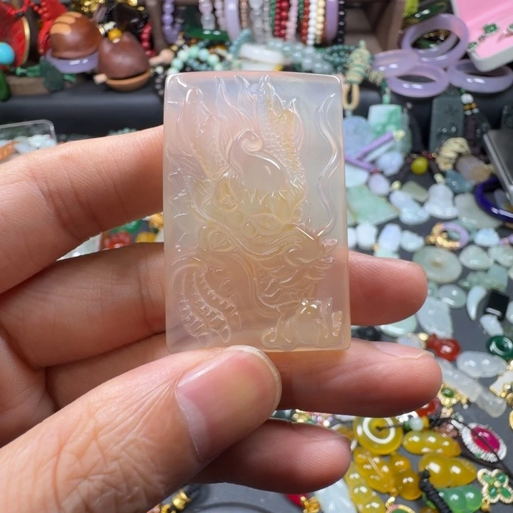 未镶嵌吊坠(赠链)玛瑙/玉髓31×48龙牌吊坠