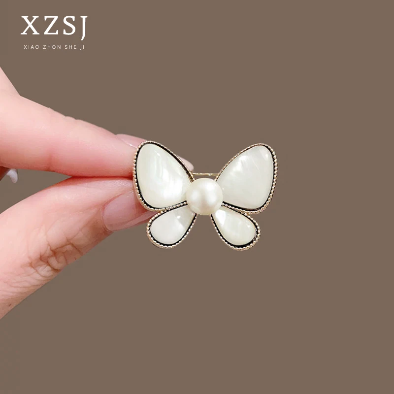 铜胸针 新款贝母蝴蝶别针高档女优雅胸花精致轻奢高级感大衣配饰