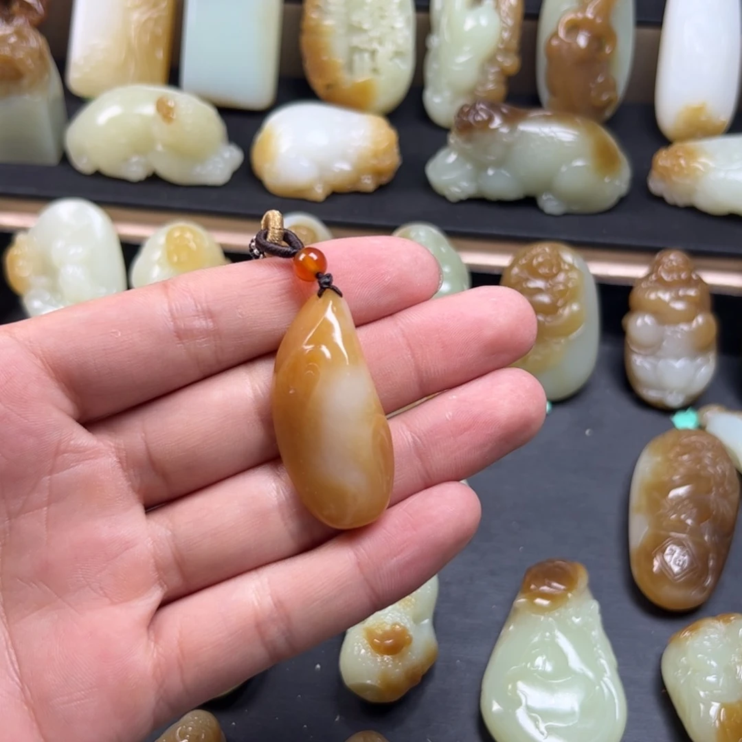 和田玉（糖玉）颈饰未镶嵌向*
