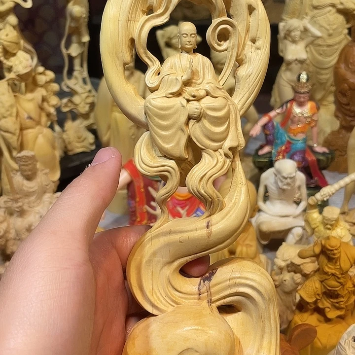 黄杨木小瑕疵悟道地藏