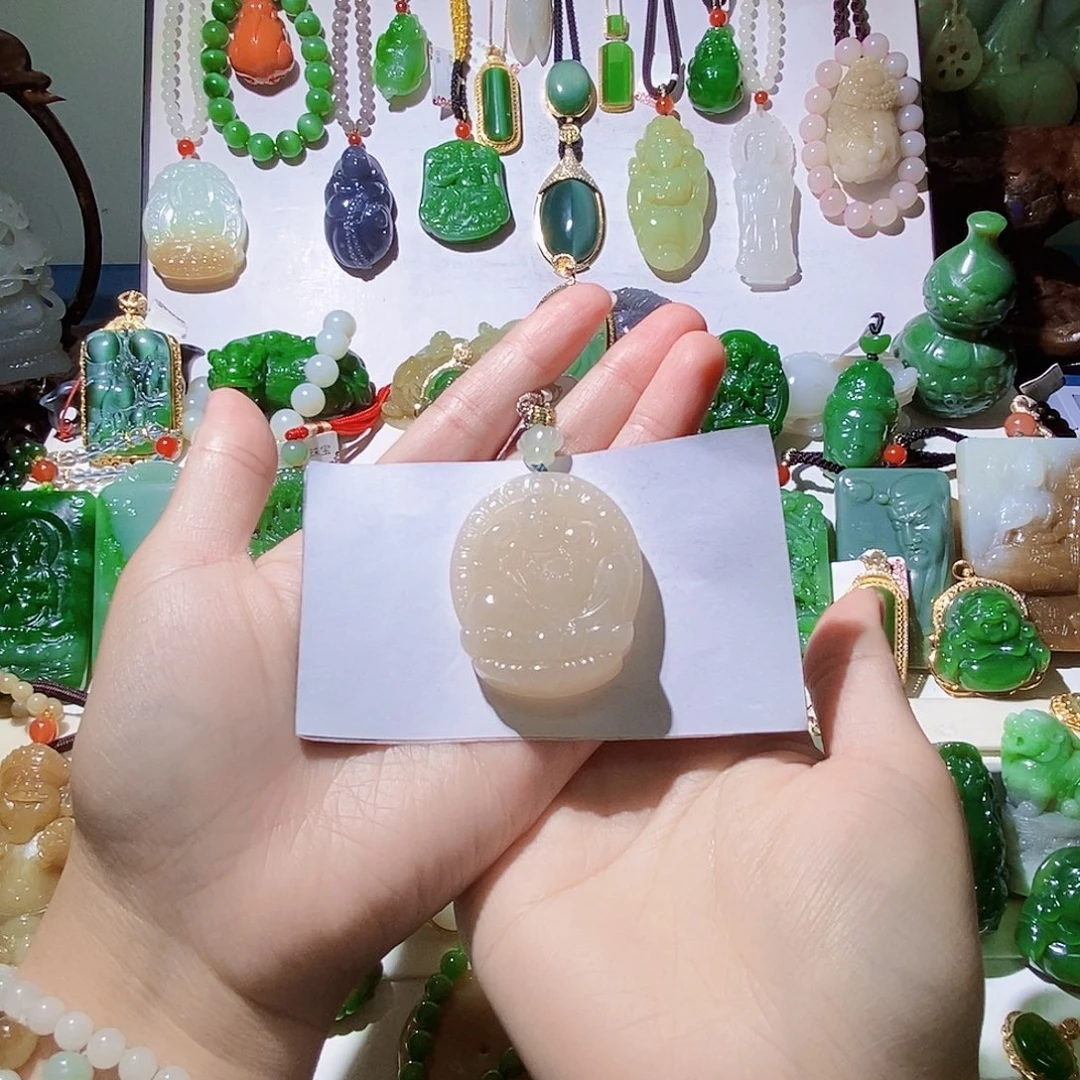 和田玉未镶嵌颈饰