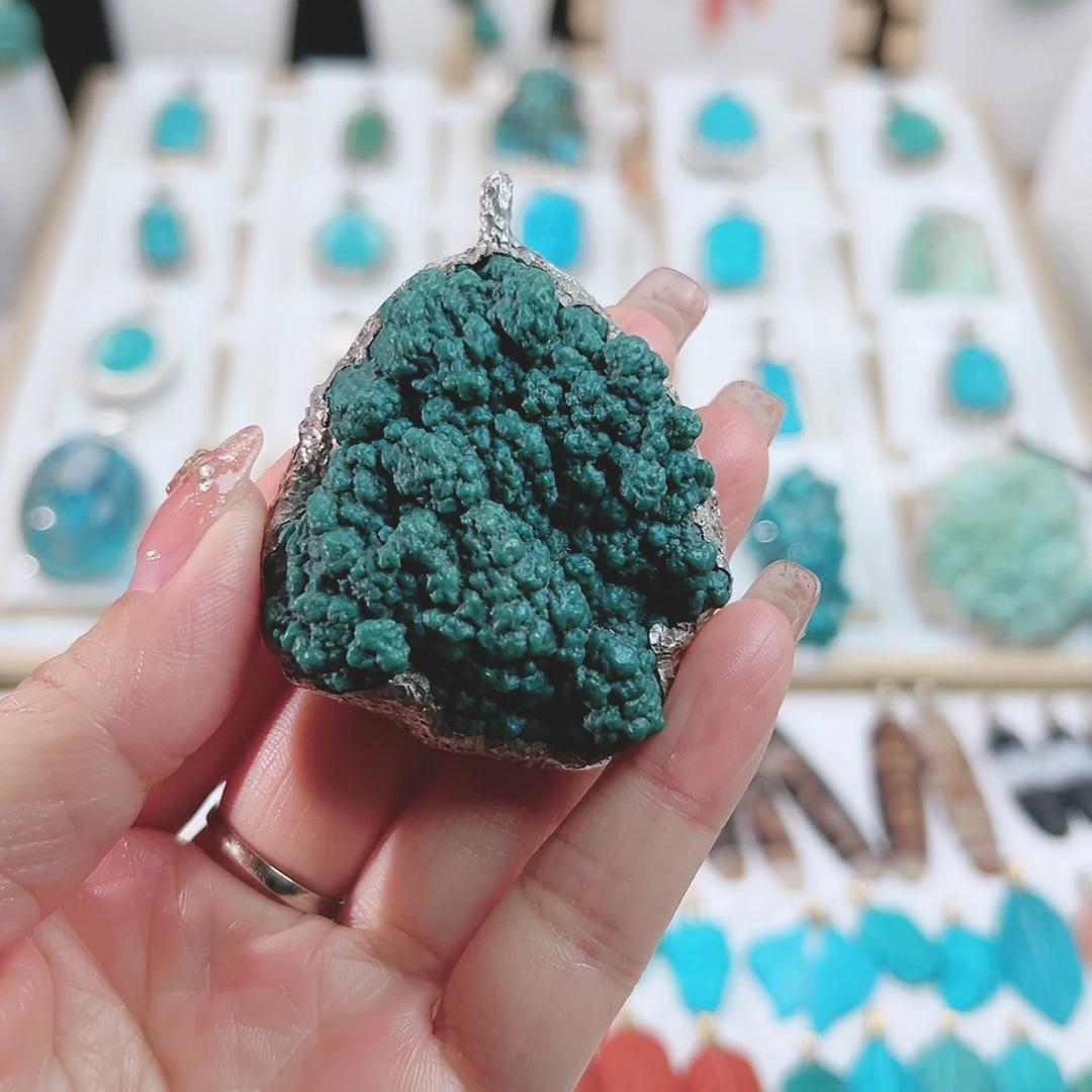 绿松石颈饰未镶嵌