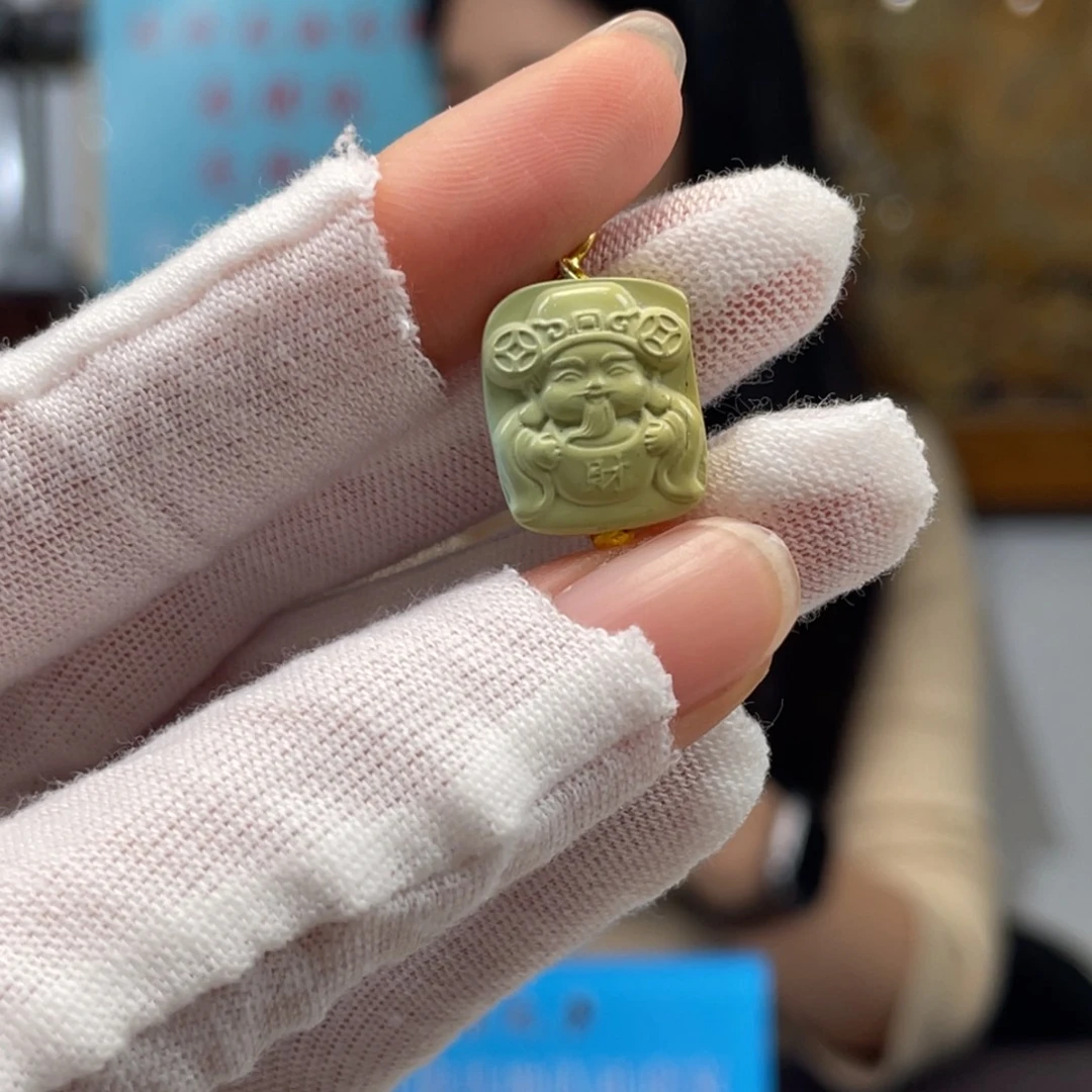 绿松石未镶嵌挂件