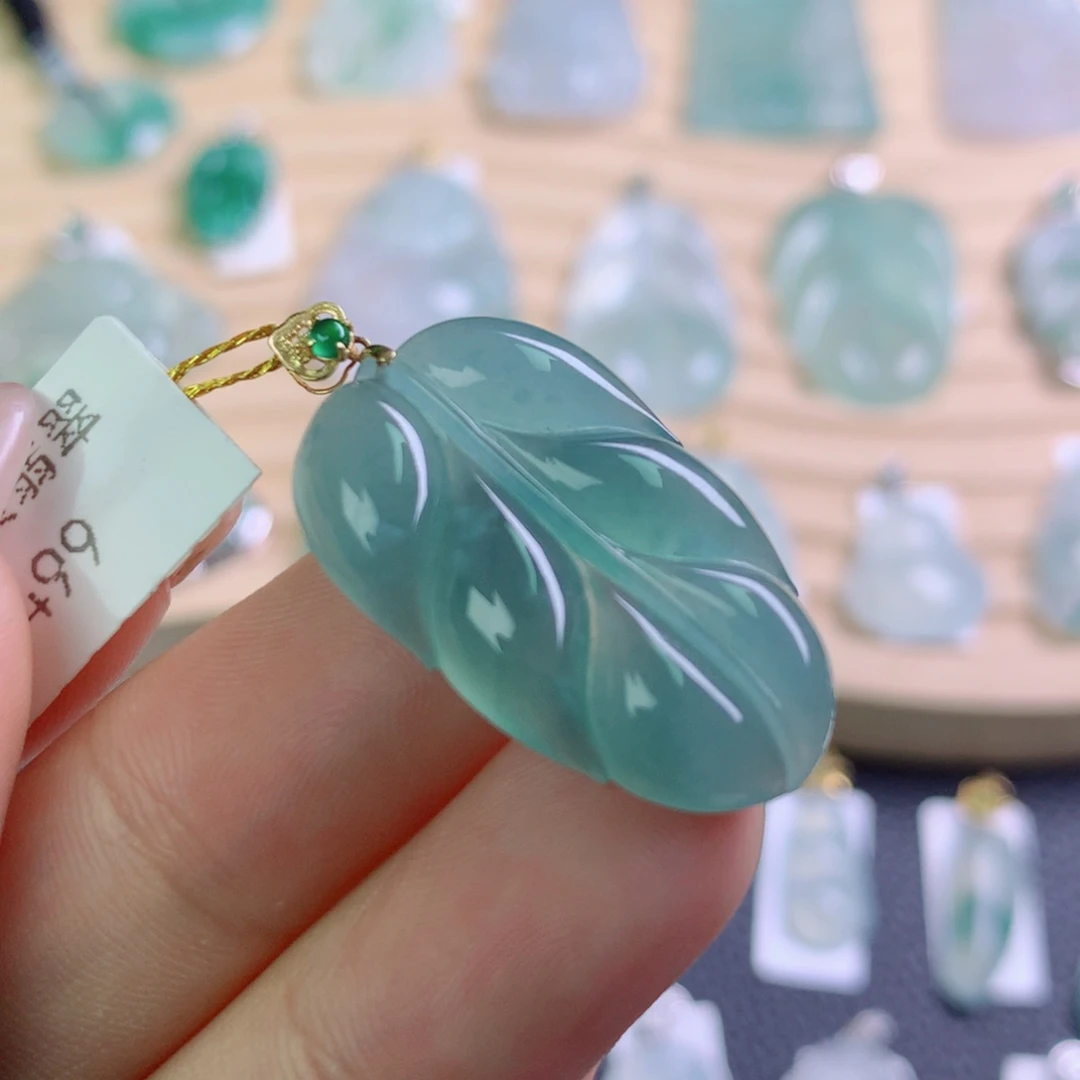 翡翠18K金镶嵌颈饰翡翠吊坠