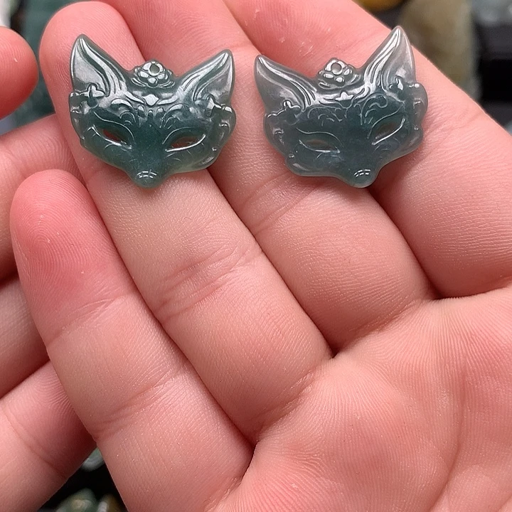 翡翠未镶嵌颈饰翡翠首饰