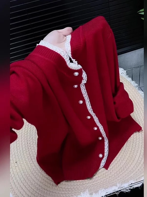 法式复古圆领单排扣花边针织开衫女秋冬新款大码红色小众显瘦上衣