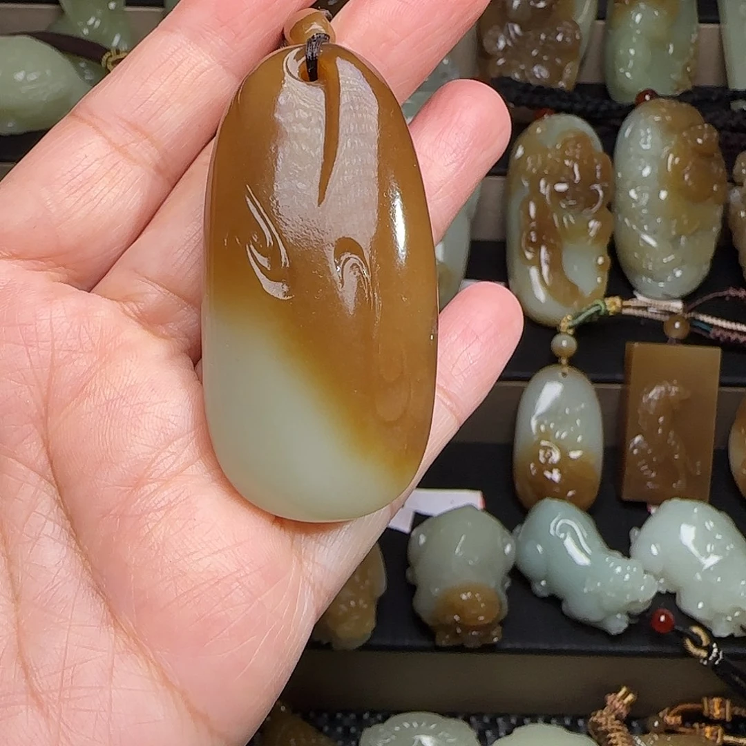 ****和田玉未镶嵌颈饰