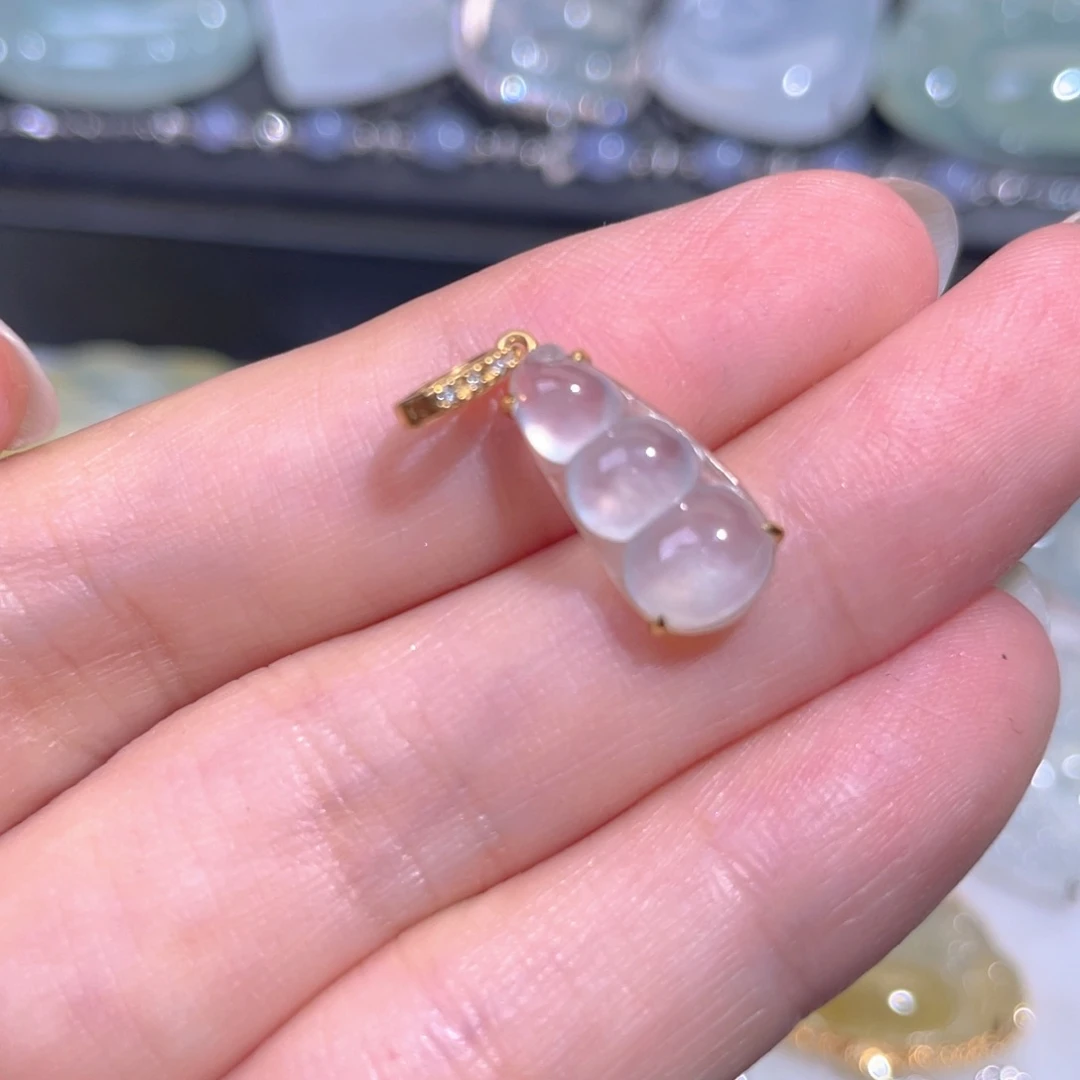 颈饰18K金镶嵌翡翠翡翠