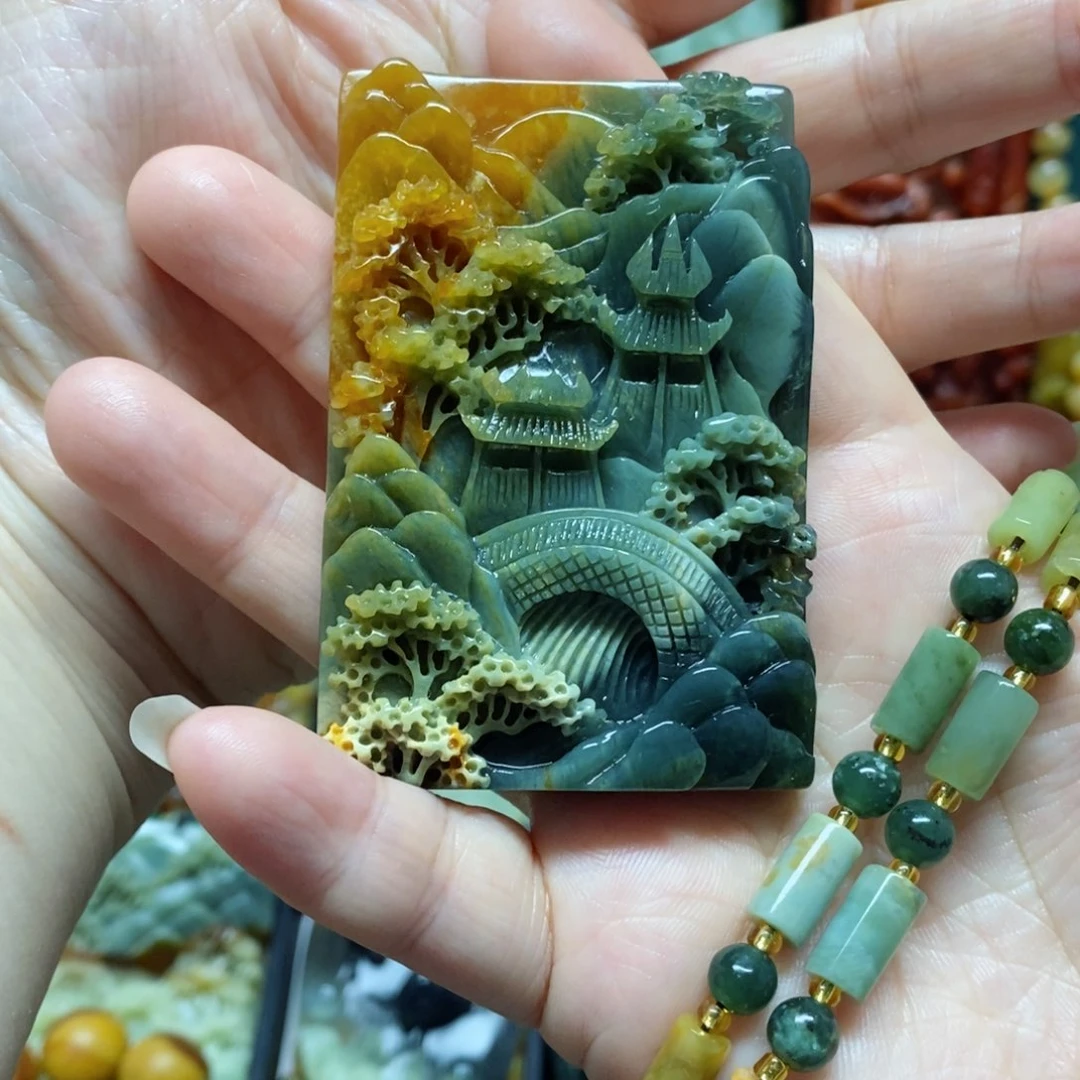 岫玉吊坠(赠链)未镶嵌阿**?