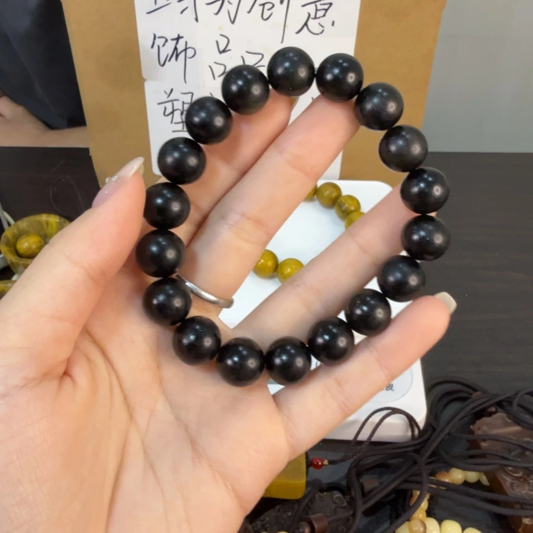 惑***塑料创意饰品工艺品