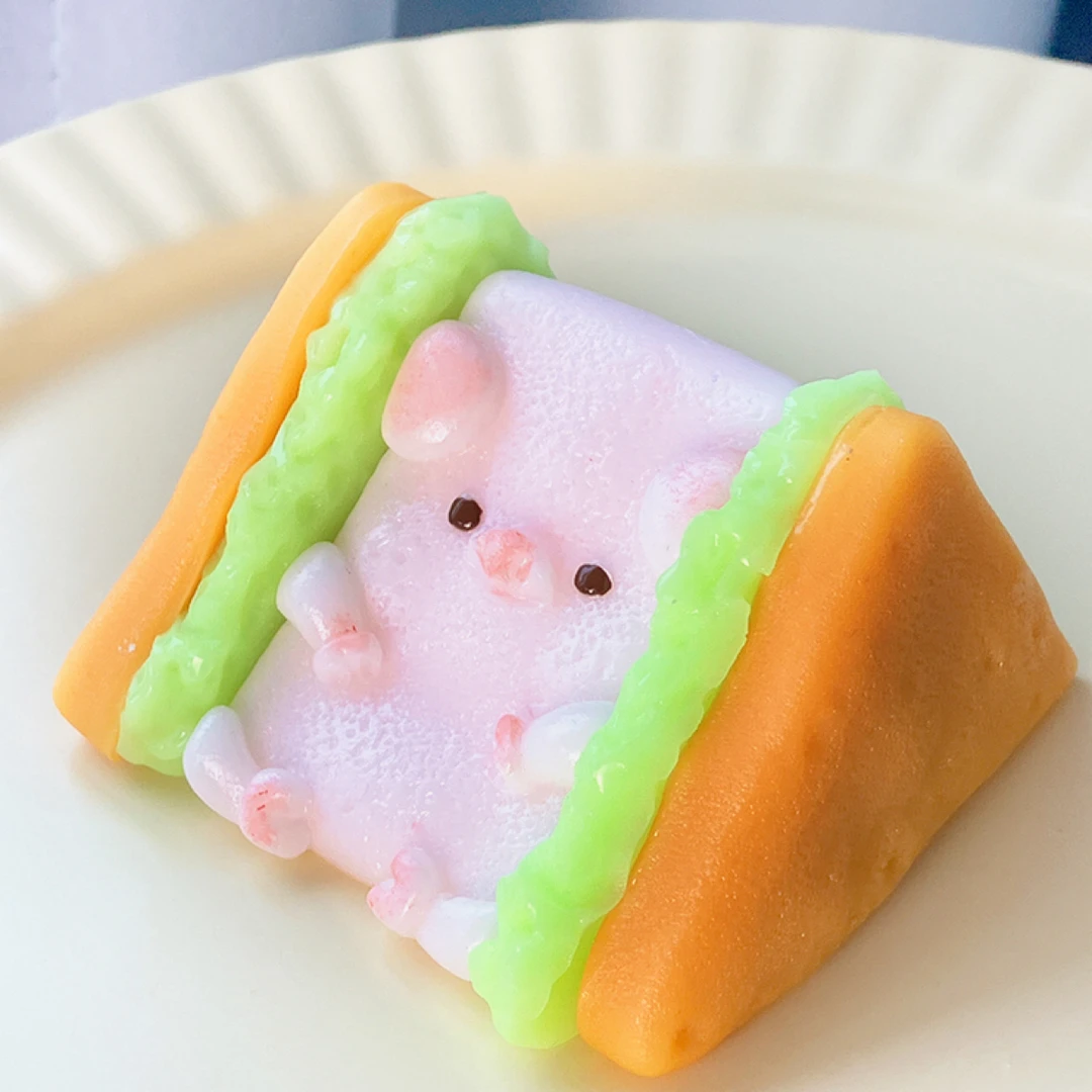 小猪包可爱三明治捏捏小粉猪创意萌宠潮玩捏捏乐迷你小摆件玩具