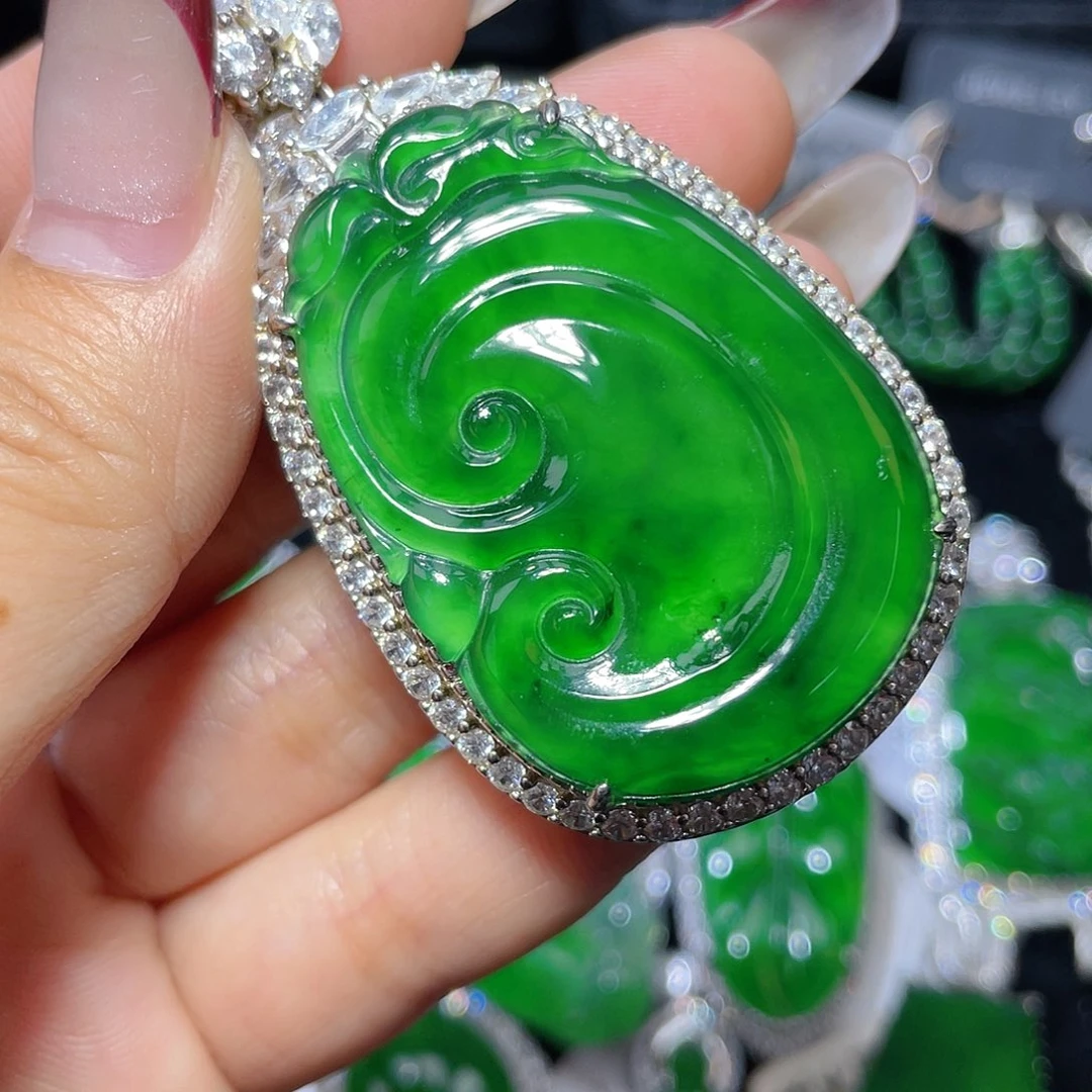 翡翠颈饰银S925镶嵌翡翠