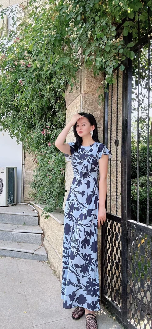 桑蚕丝连衣裙极简大牌