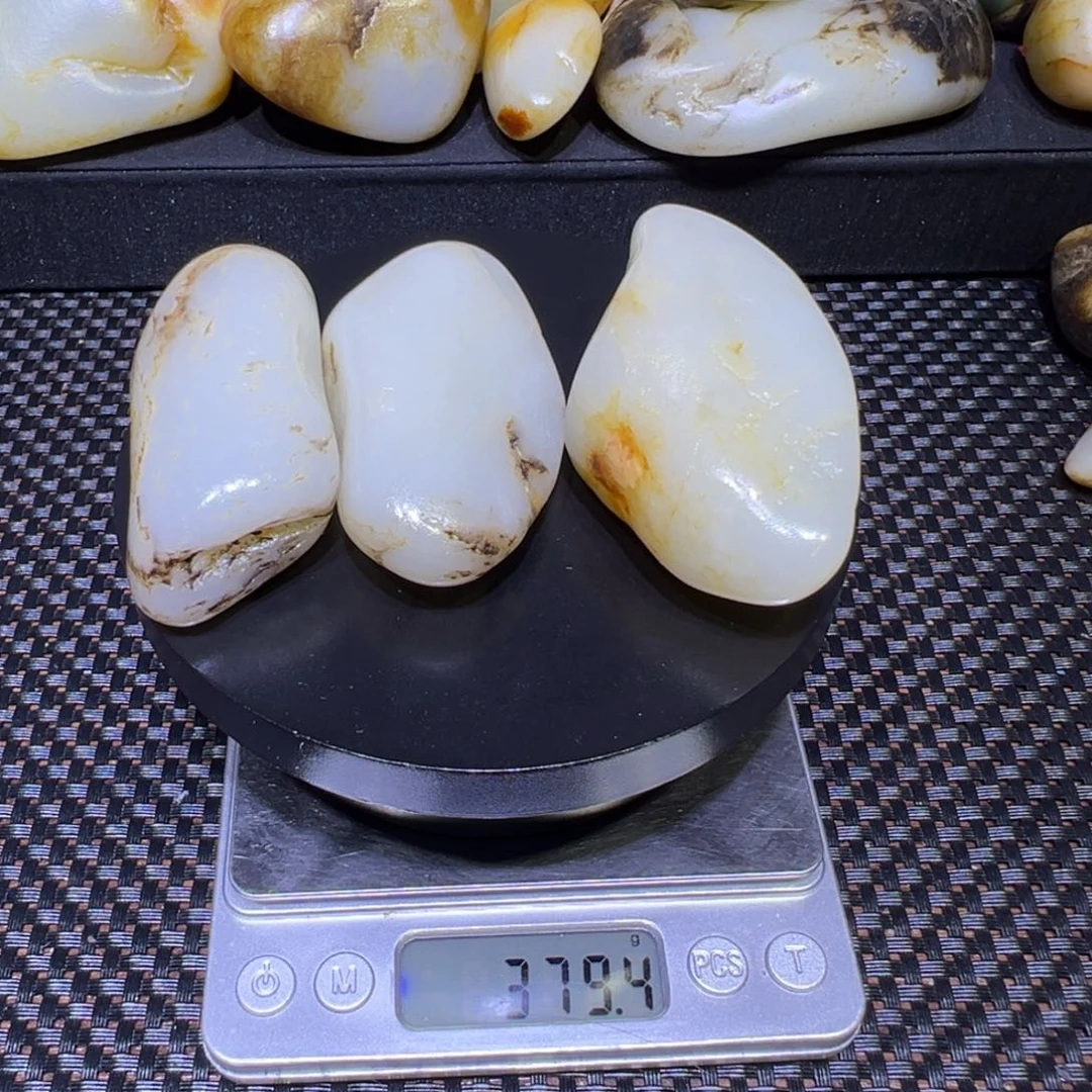 和田玉（子料）未镶嵌吊坠(不含链)379克