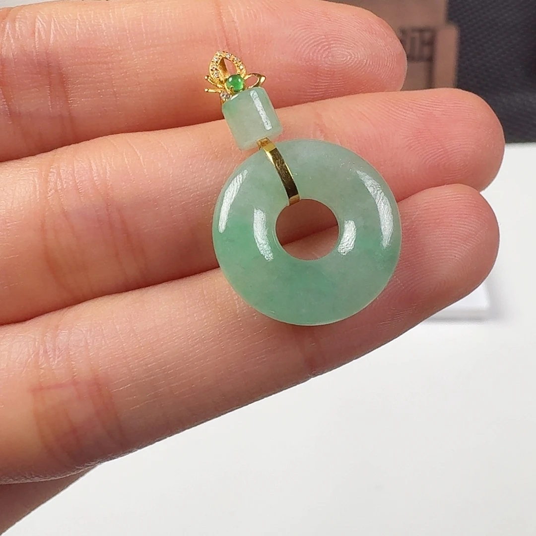 翡翠18K金镶嵌颈饰