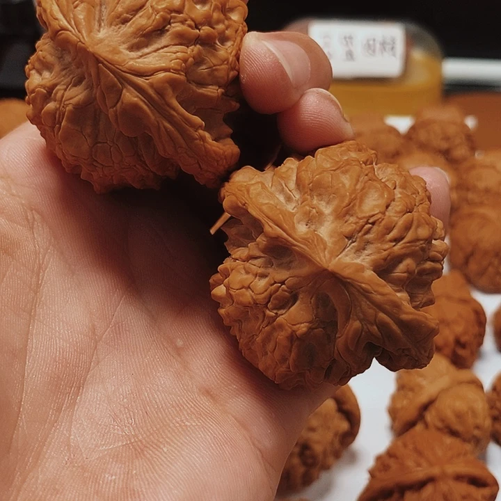 用***4文玩核桃把件龙鼎
