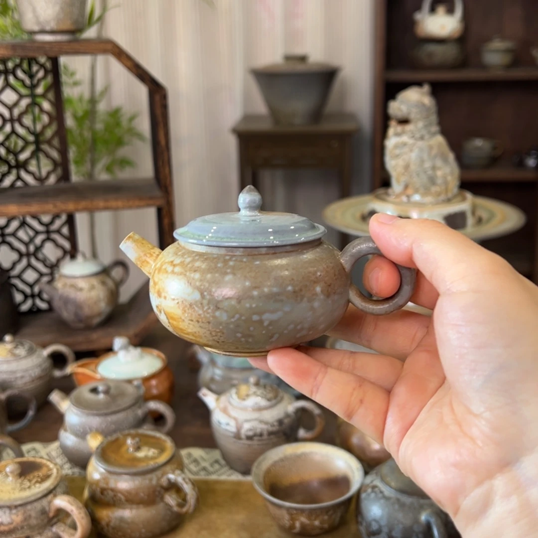 21中白顶翠半月壶