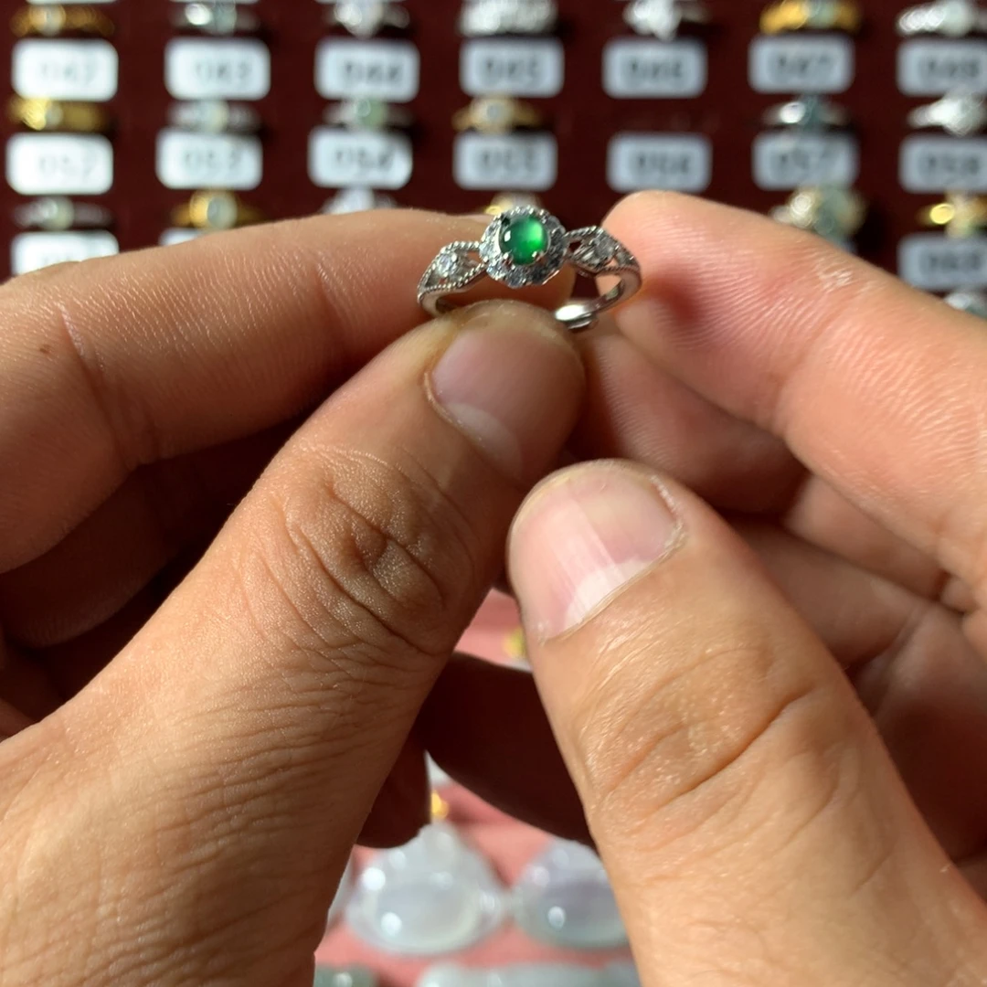 哩***哩翡翠银S925镶嵌戒指