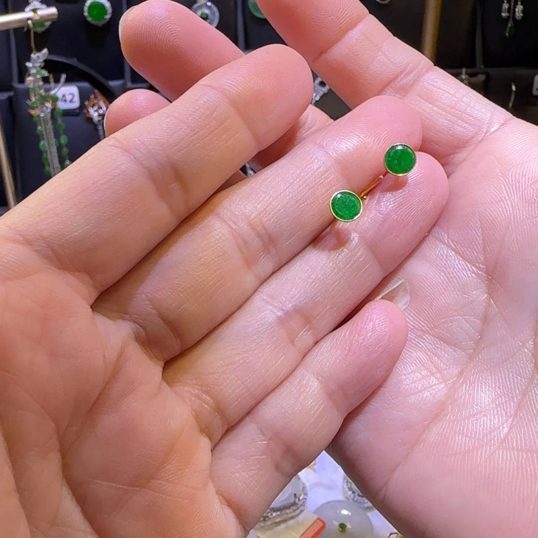 颈饰18K金镶嵌翡翠