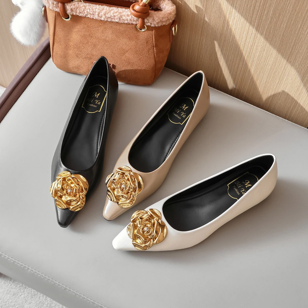 秋季软底春秋新款女士时尚羊皮版金属花女鞋内增高5CM玫瑰花百搭