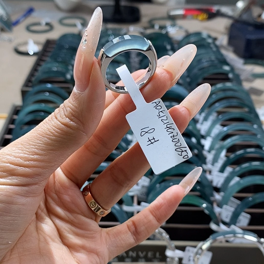 进***.翡翠未镶嵌手镯戒指18