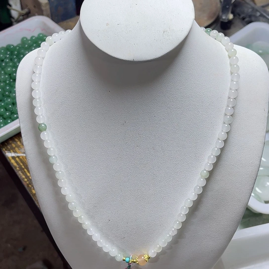 石英质玉颈饰未镶嵌