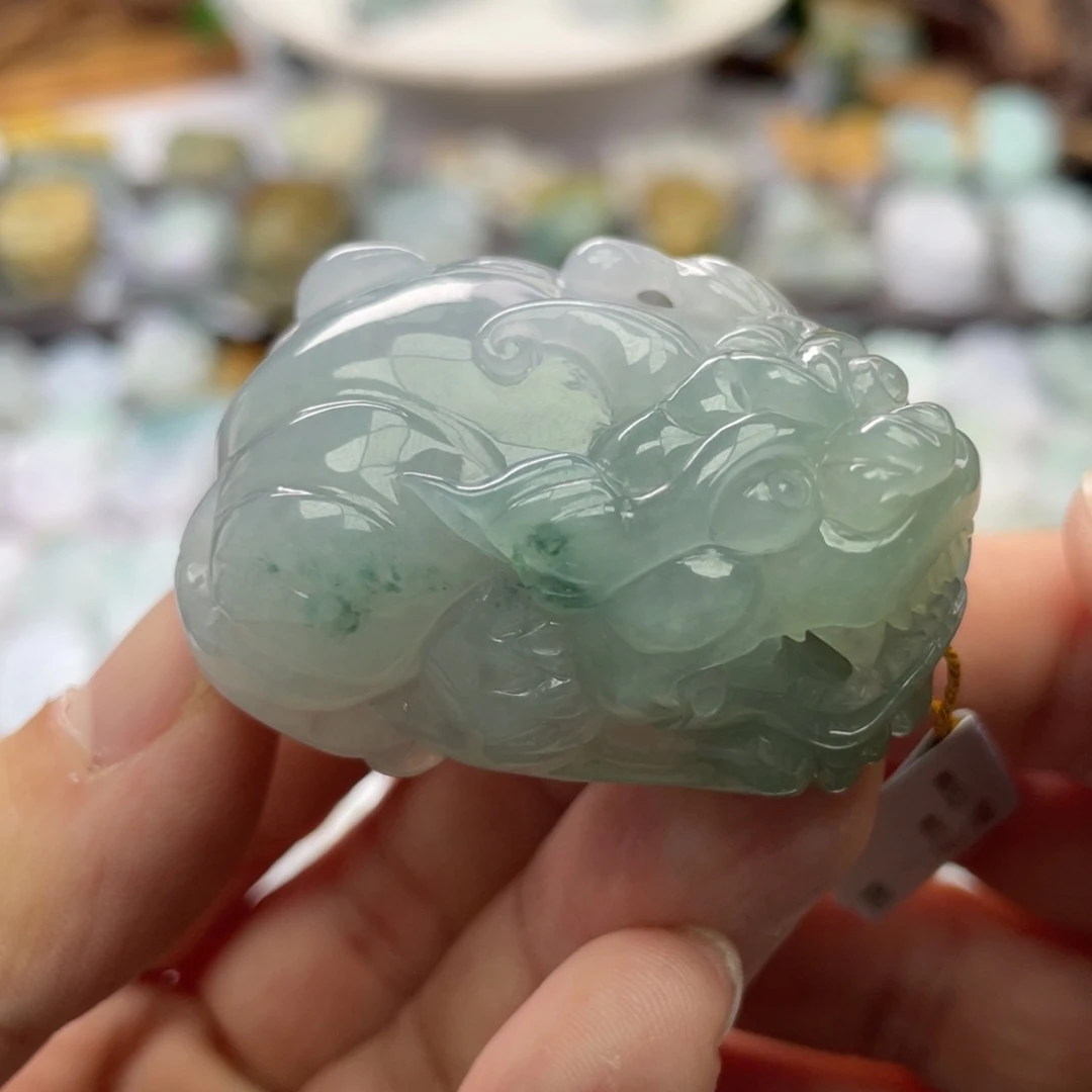 翡翠颈饰未镶嵌貔貅