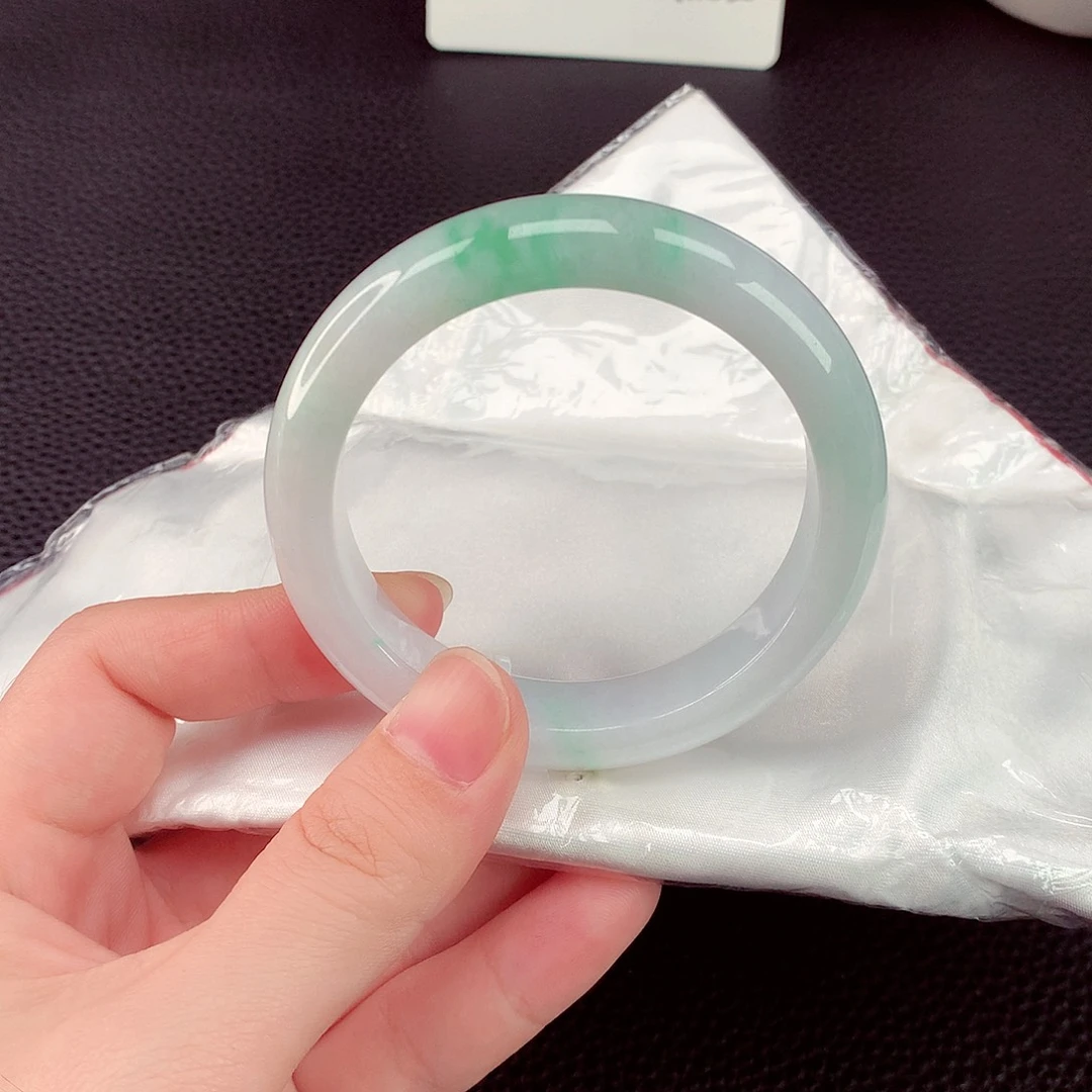 翡翠未镶嵌手镯翡翠
